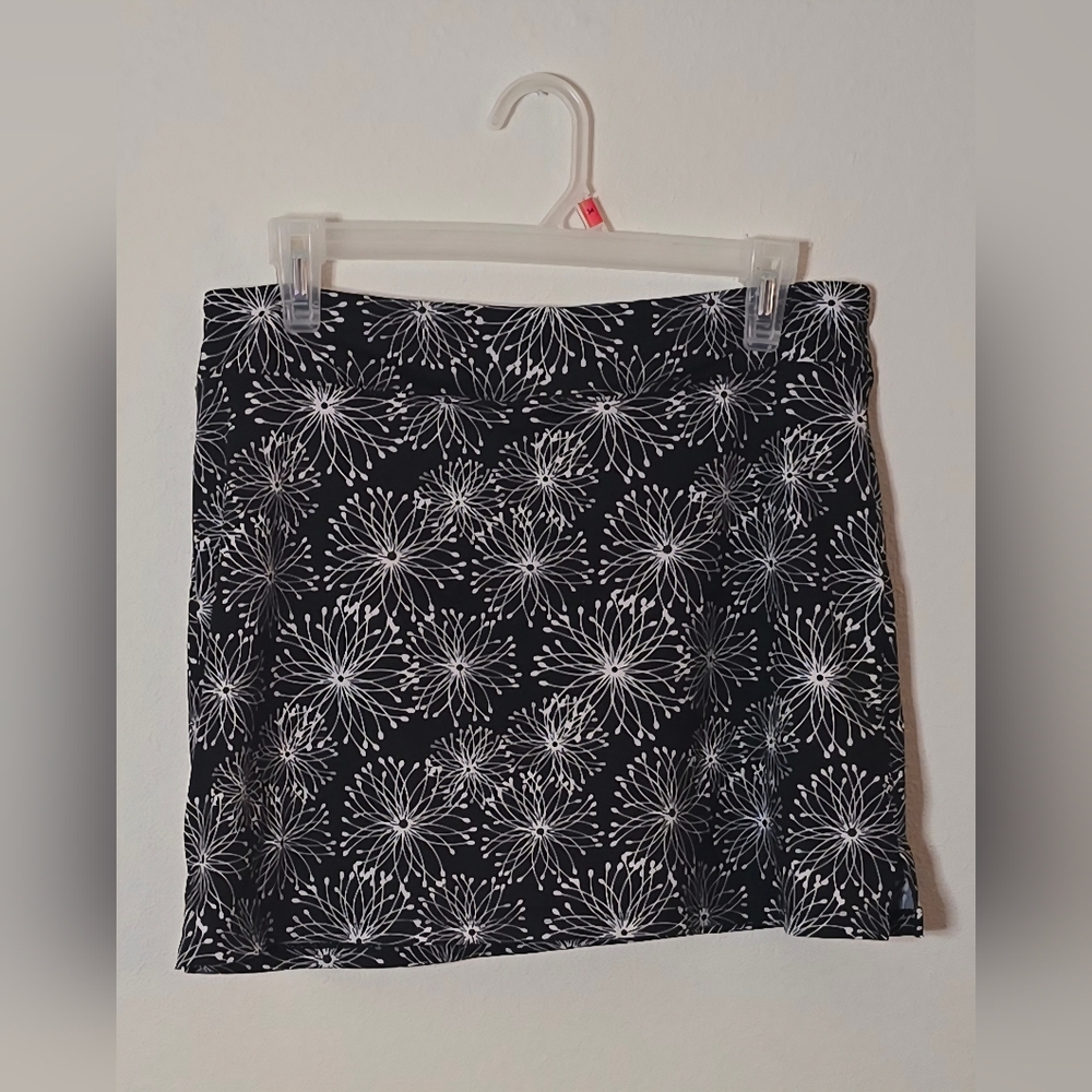 Tranquility by Colorado Clothing Athletic Skort Black Floral Medium